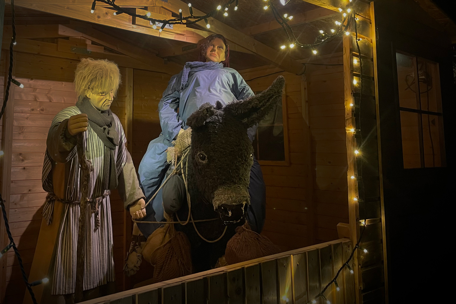 Weihnachtsweg Heiligenschendi Maria und Joseph unterwegs