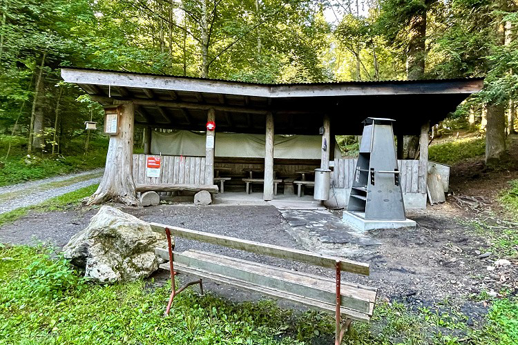 Gedeckte Brätlistelle